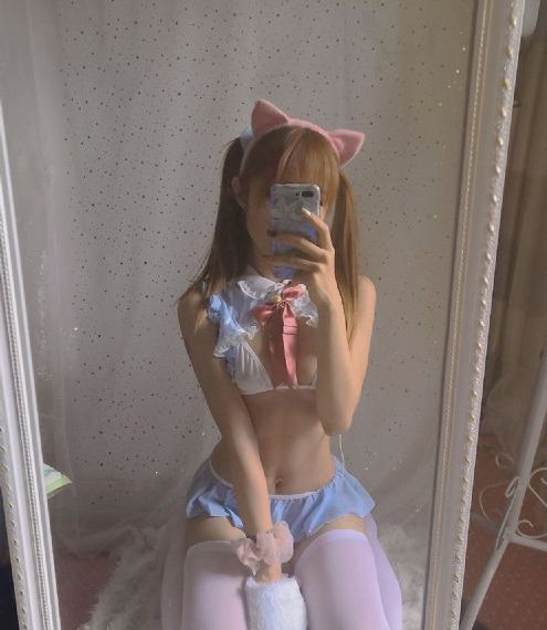 三根一起进出h黄蓉太疼了